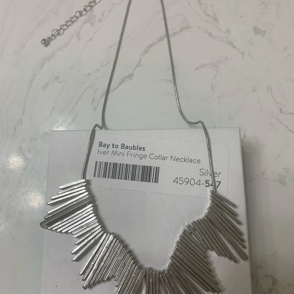 Silver statement necklace - Picture 2 of 2